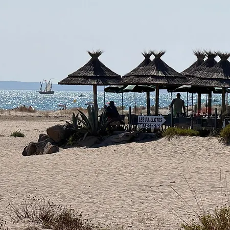 Mobil Les Pieds Dans L Eau Camping